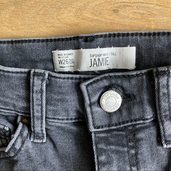 Topshop Tall Grey Jamie Jeans with Distressed Knees - Picture 2 of 3